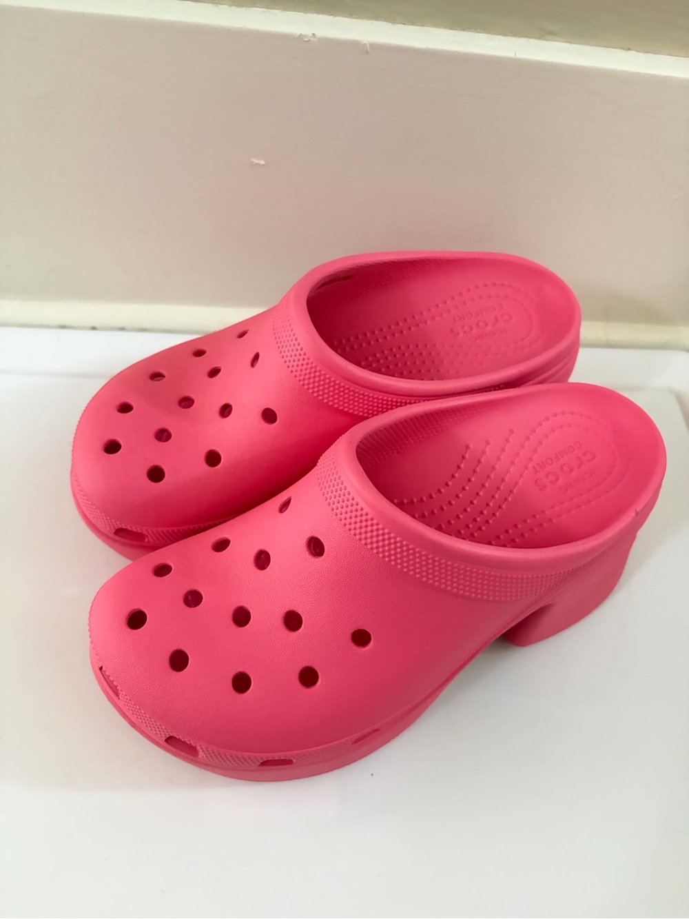 Crocs Siren Clog Pink Size 7 - Picture 2 of 5